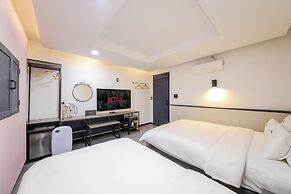 Renaissance Hotel
