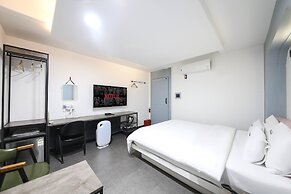 Renaissance Hotel
