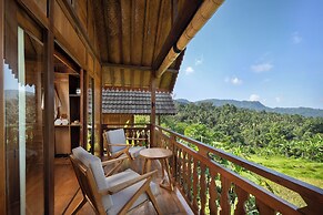 Devani Resort Sidemen