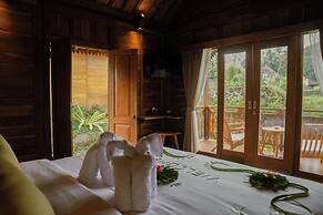 Devani Resort Sidemen