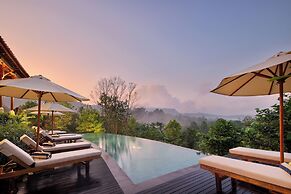Devani Resort Sidemen