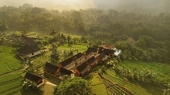 Devani Resort Sidemen