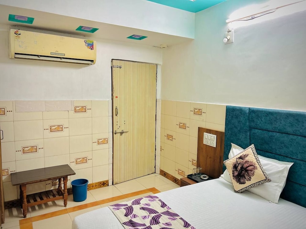 Hotel Ashadeep