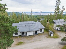 Spacious 2BR Cabin at Riihivuori Peak