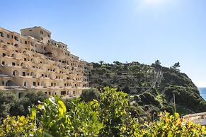 Apartment in Carvoeiro With Terrace