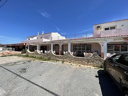 Apartment in Carvoeiro With Terrace