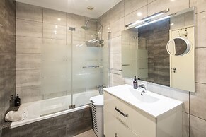 Apartment in Carvoeiro With Terrace