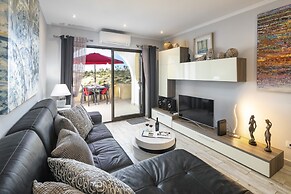 Apartment in Carvoeiro With Terrace