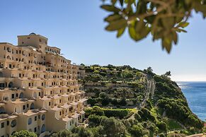 Apartment in Carvoeiro With Terrace