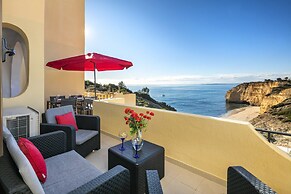 Apartment in Carvoeiro With Terrace
