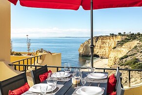 Apartment in Carvoeiro With Terrace