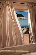 Terra Verde Oia by K&K