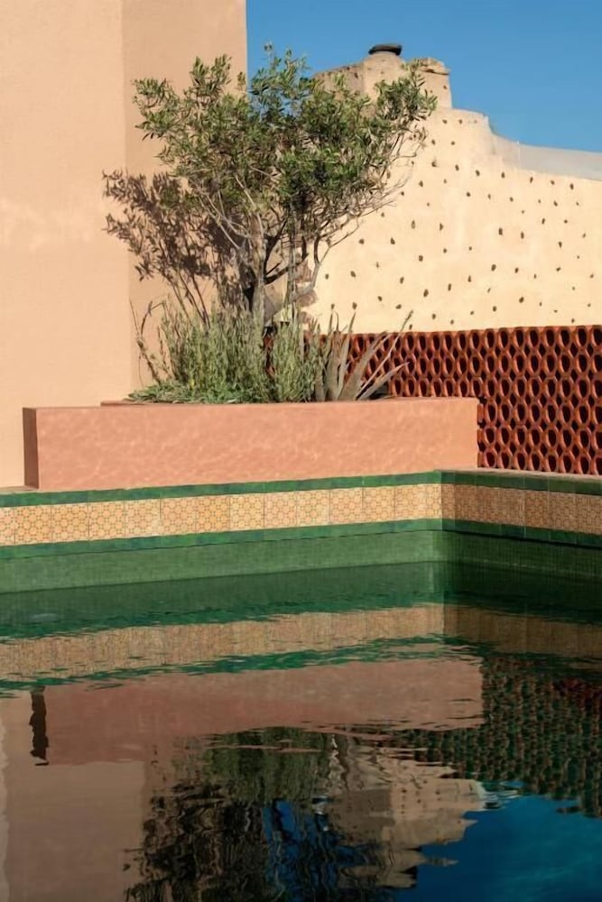 Terra Verde Oia by K&K