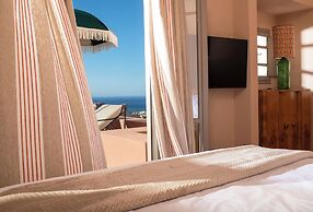 Terra Verde Oia by K&K