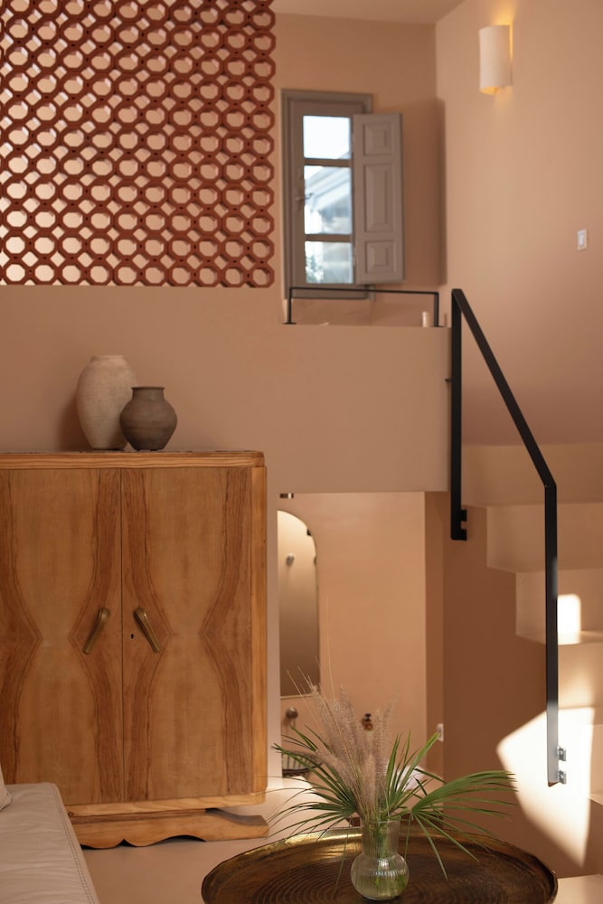 Terra Verde Oia by K&K
