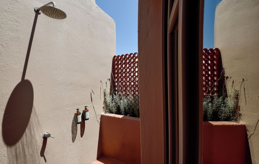 Terra Verde Oia by K&K