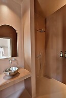 Terra Verde Oia by K&K