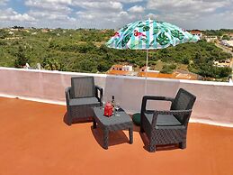 Charming Benagil Coastal Retreat