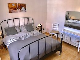 Charming Benagil Coastal Retreat