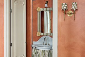 Cristine Bedfor Malaga Boutique Hotel