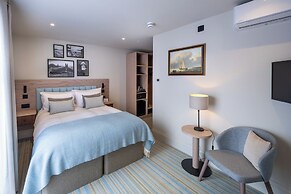 The Ship Hotel