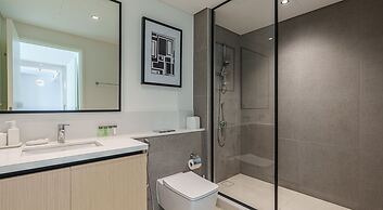 Downtown 2BR | Walk to Burj Khalifa + Dubai Mall