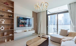 Downtown 2BR | Walk to Burj Khalifa + Dubai Mall