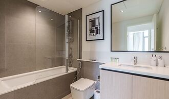 Downtown 2BR | Walk to Burj Khalifa + Dubai Mall