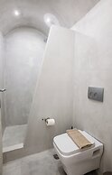 Cliff Aura Suites