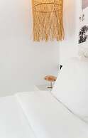 Cliff Aura Suites