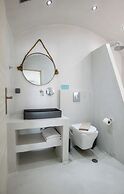 Cliff Aura Suites