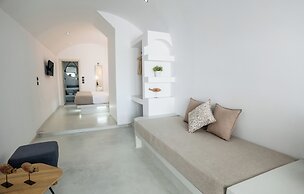 Cliff Aura Suites