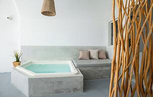 Cliff Aura Suites