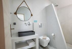 Cliff Aura Suites
