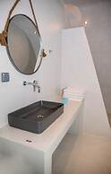 Cliff Aura Suites