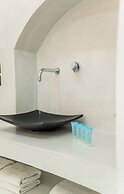 Cliff Aura Suites