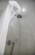 Cliff Aura Suites