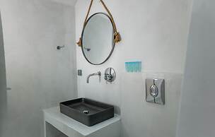 Cliff Aura Suites