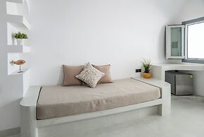 Cliff Aura Suites