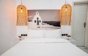 Cliff Aura Suites