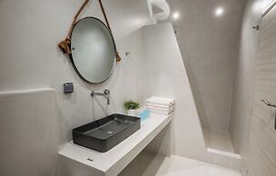 Cliff Aura Suites