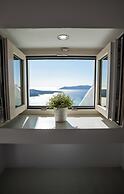 Cliff Aura Suites