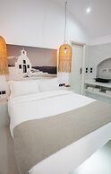 Cliff Aura Suites
