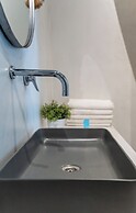 Cliff Aura Suites