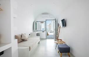 Cliff Aura Suites