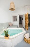 Cliff Aura Suites