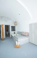 Cliff Aura Suites