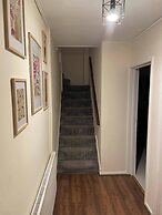 3 Bedrooms - 6 Guests - Parking - Fireplace - Bbq