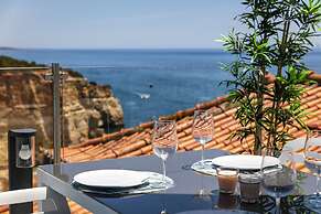Apartment Overlooking Benagil Beach With Pool