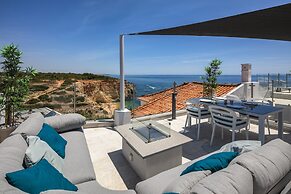 Apartment Overlooking Benagil Beach With Pool
